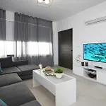 Amazonia - Large Private Pool بروتاراس