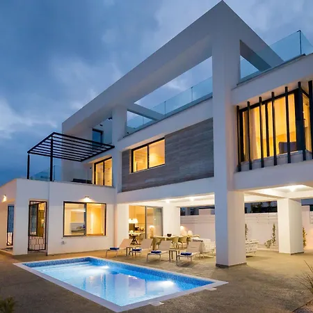 Holiday home Amazonia - Large Private Pool *