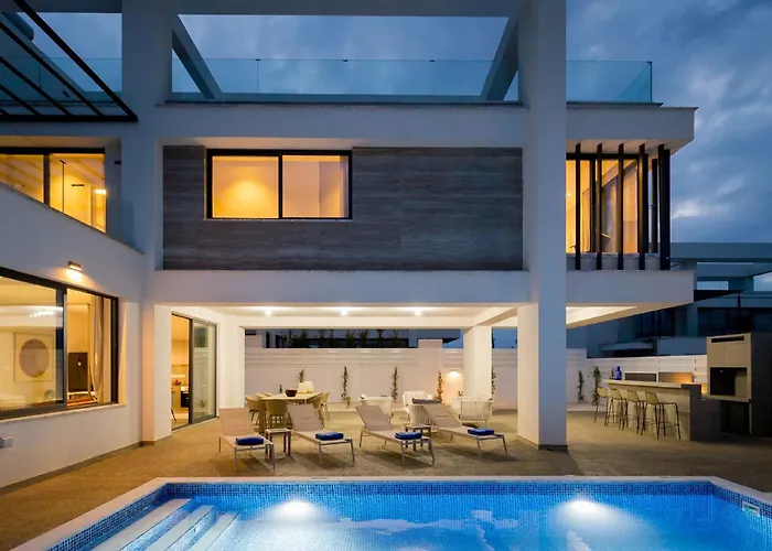 Amazonia - Large Private Pool Villa