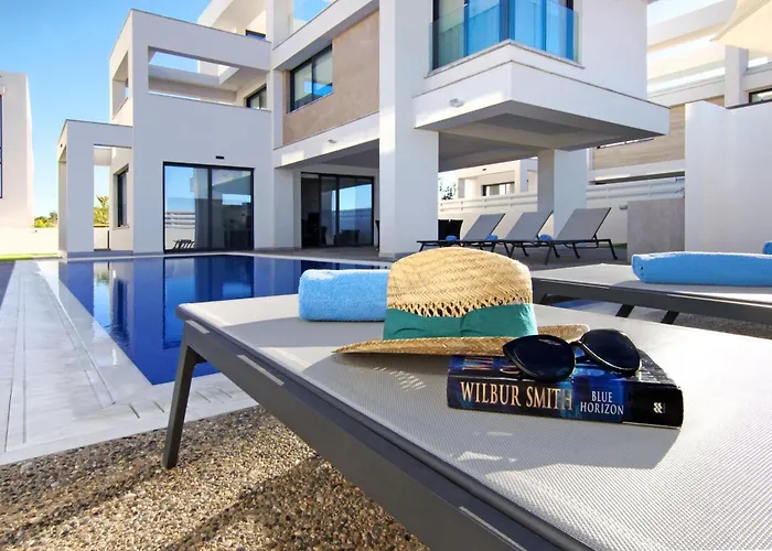 Villa Amazonia - Large Private Pool Protaras